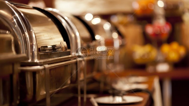 在选购办公室零食时，应注意以下几点：